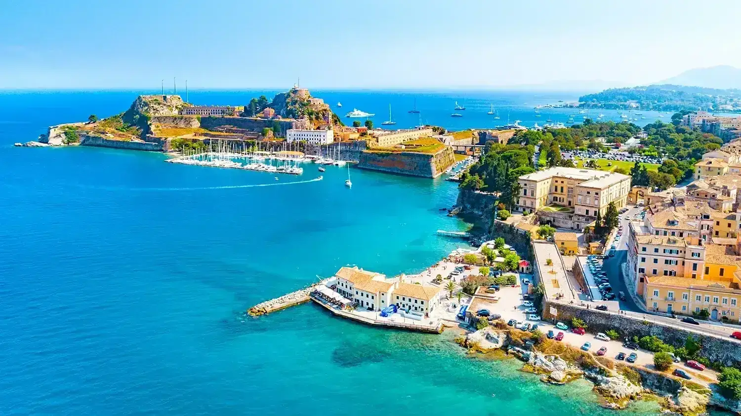 Korfu Adası: Zeytinlikler, Tarihi Kaleler ve Renkli Sokaklar