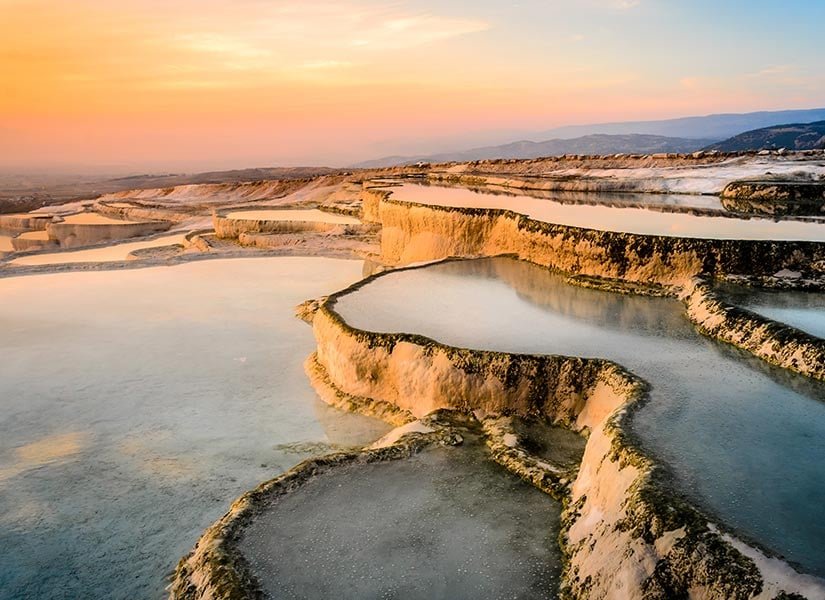 Pamukkale & Hierapolis: Beyaz Travertenler ve Tarih Bir Arada